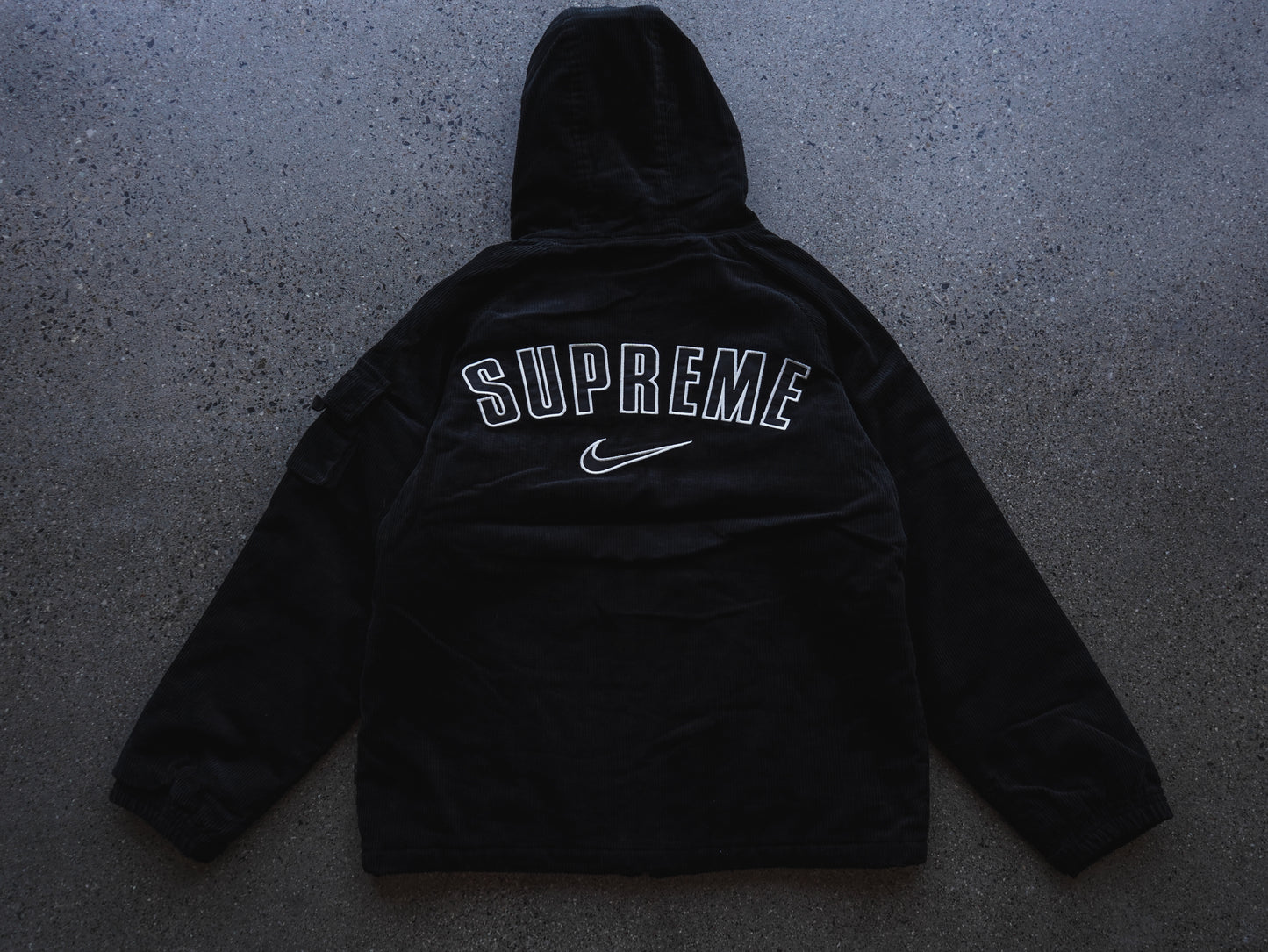 Supreme - Nike