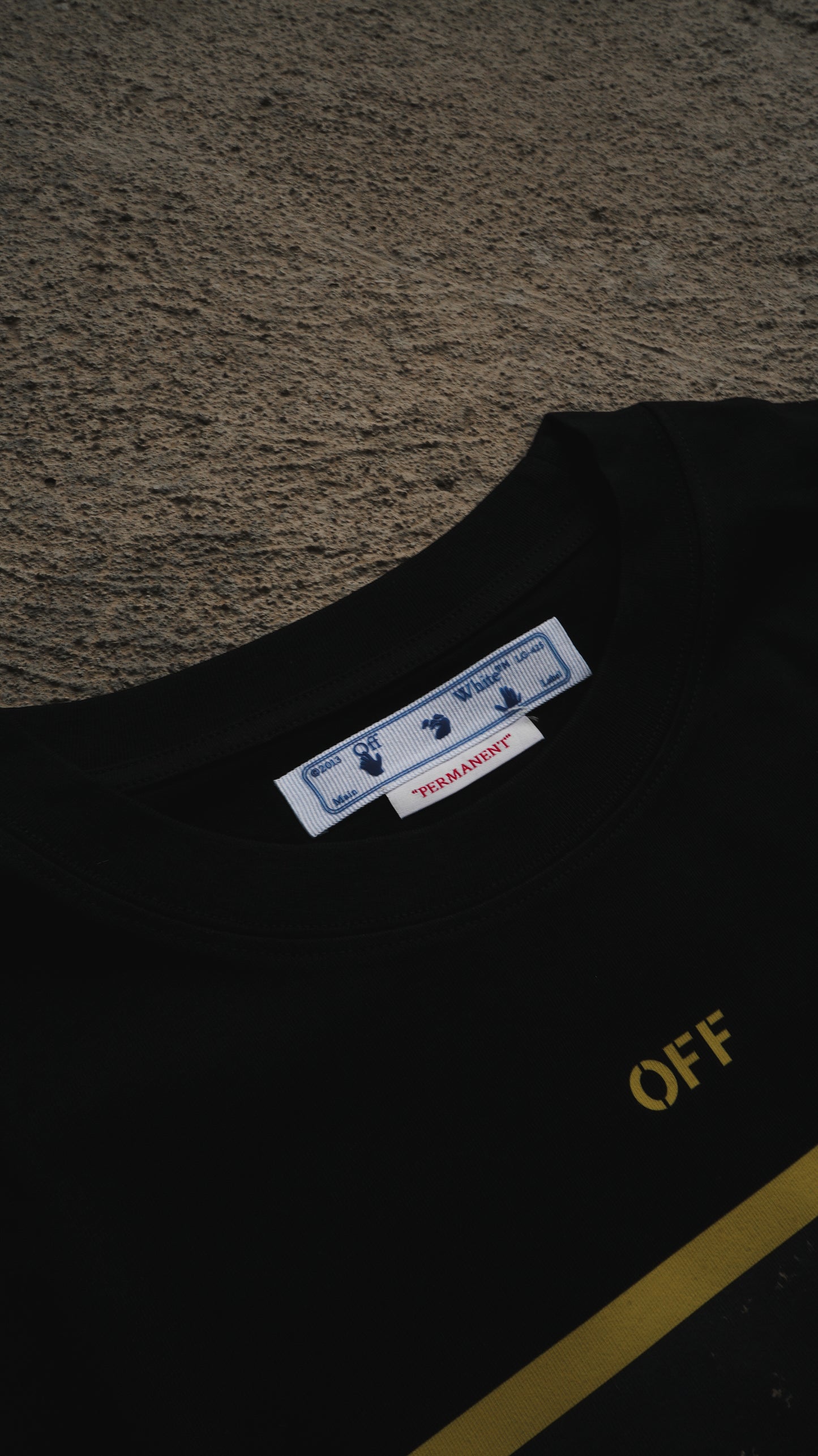 Off White / Caravaggio "Eros Dormido"
