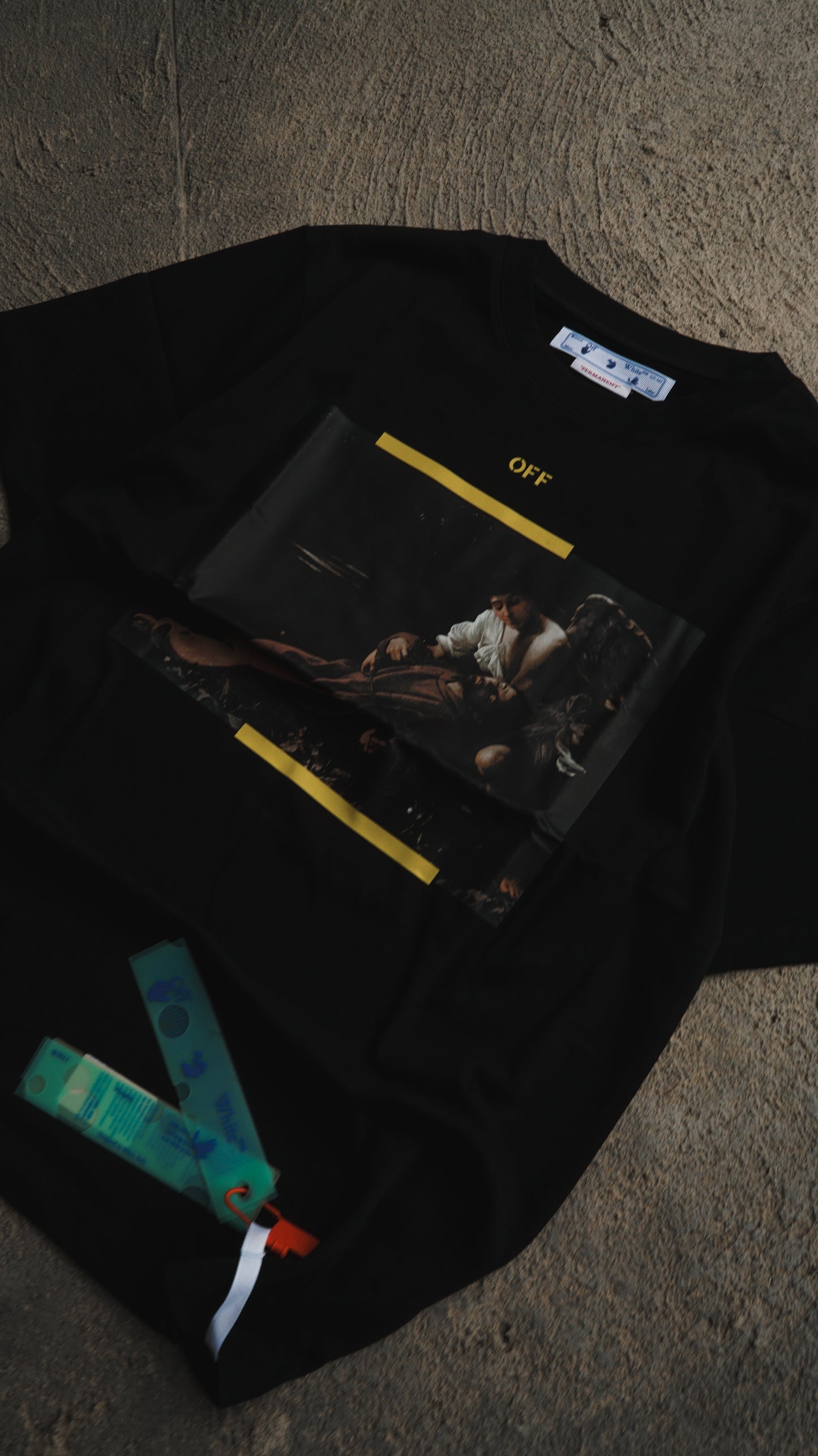 Off White / Caravaggio "Eros Dormido"