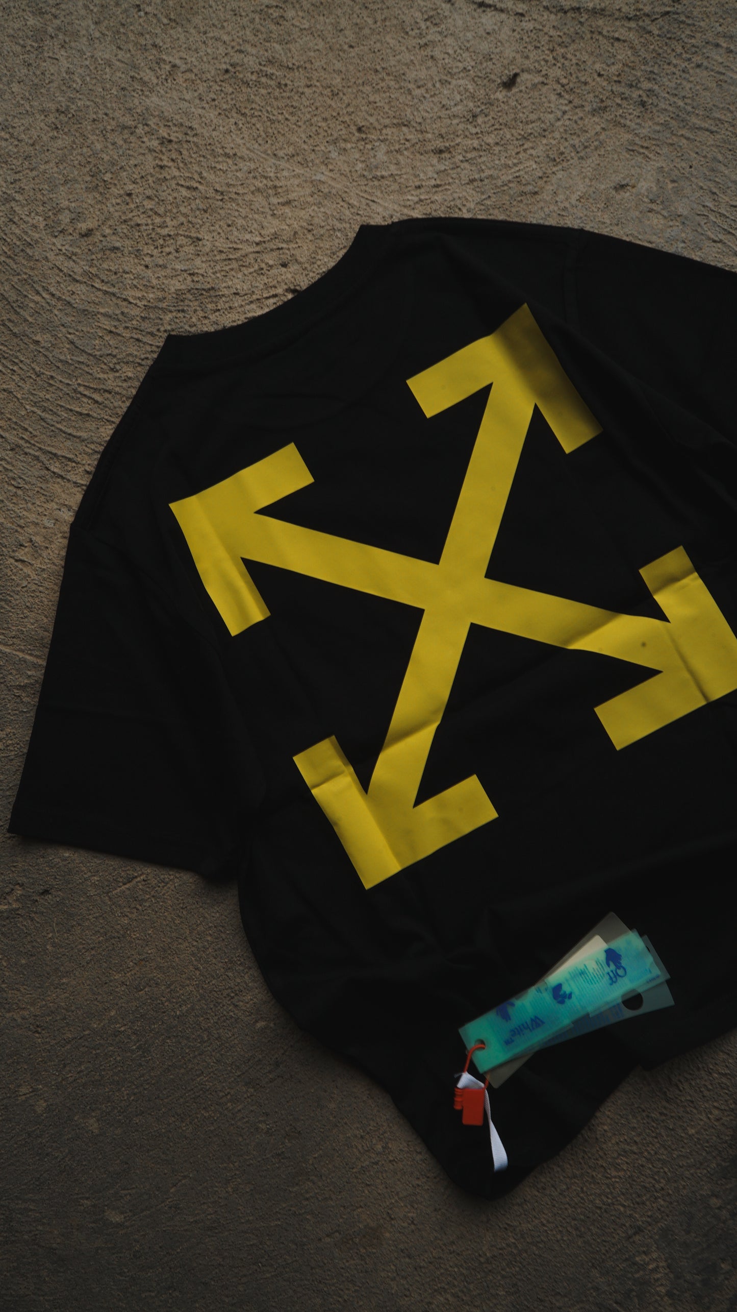 Off White / Caravaggio "Eros Dormido"
